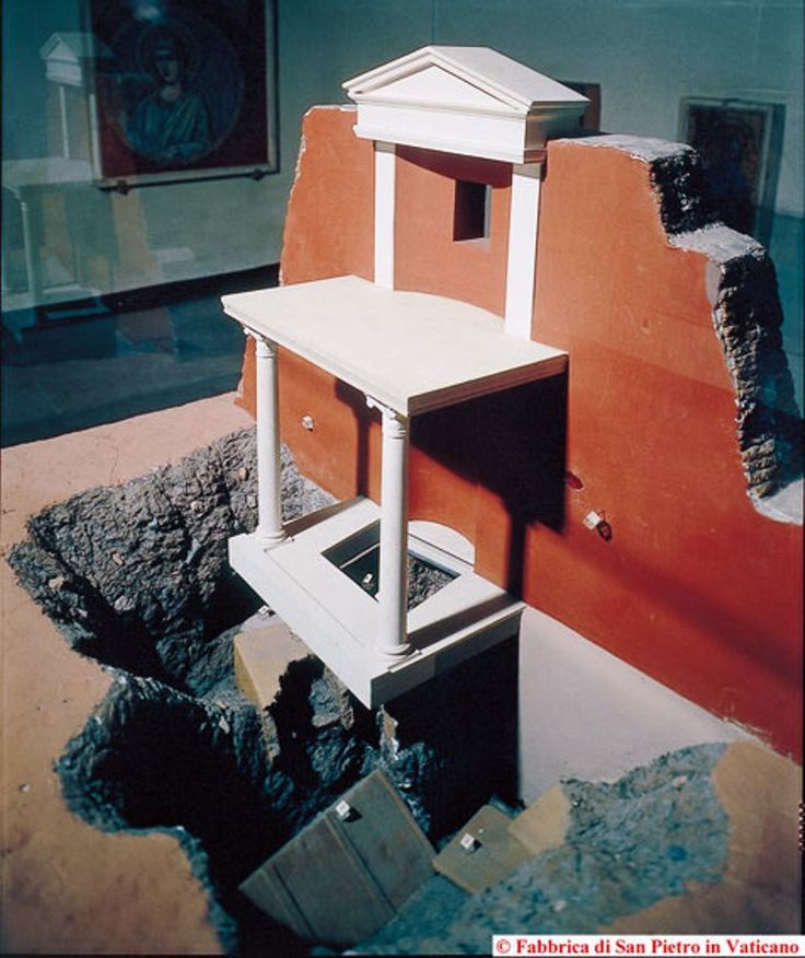 Maquete de reconstrução do Tropaeum Petri, o monumento original do século II sobre o túmulo de São Pedro, encontrado nas escavações do Vaticano