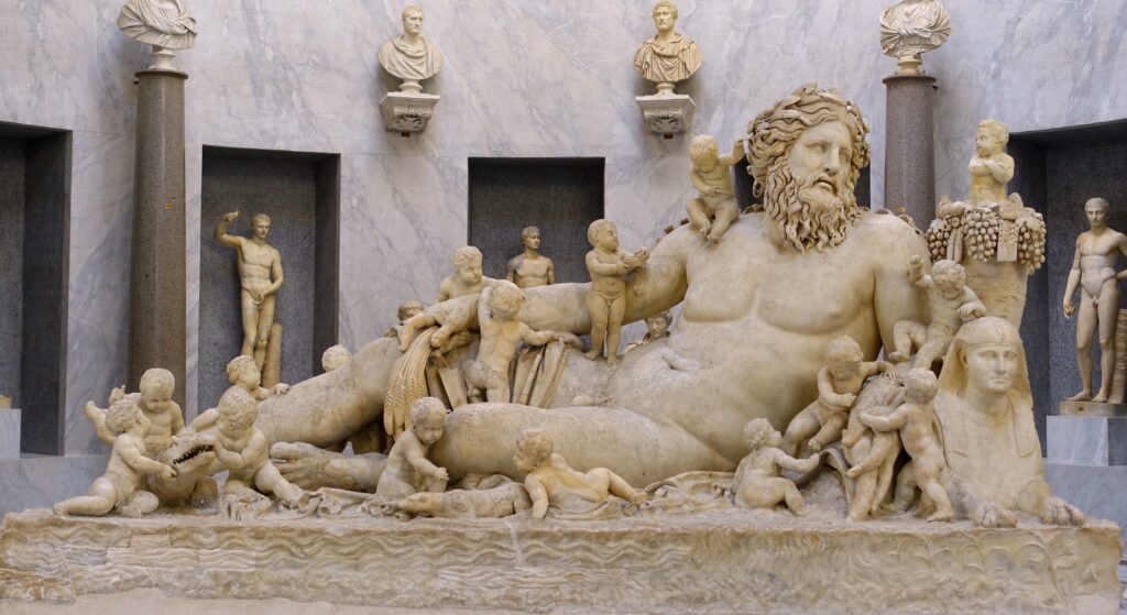 Escultura do Nilo, estátua de mármore representando o deus-rio Nilo no Braccio Nuovo dos Museus do Vaticano