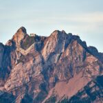 Cume rochoso do Monte Pilatus com o Pilatus Kulm à luz do entardecer, Lucerna, Suíça